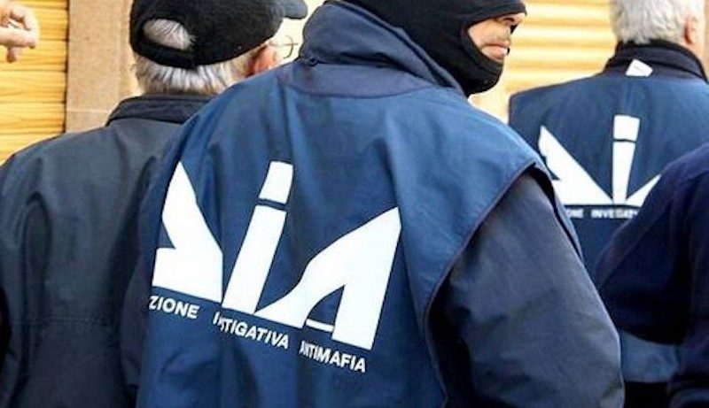 CatiaSaluzzo's tweet photo. Relazione della DIA nel secondo semestre 2021
La provincia di Messina in ragione della sua particolare posizione geografica rappresenta lo spartiacque tra varie organizzazioni di tipo mafioso. 
https://t.co/ck0k3CoLL3
https://t.co/pUXvFeMwOy https://t.co/CissBg8vvM