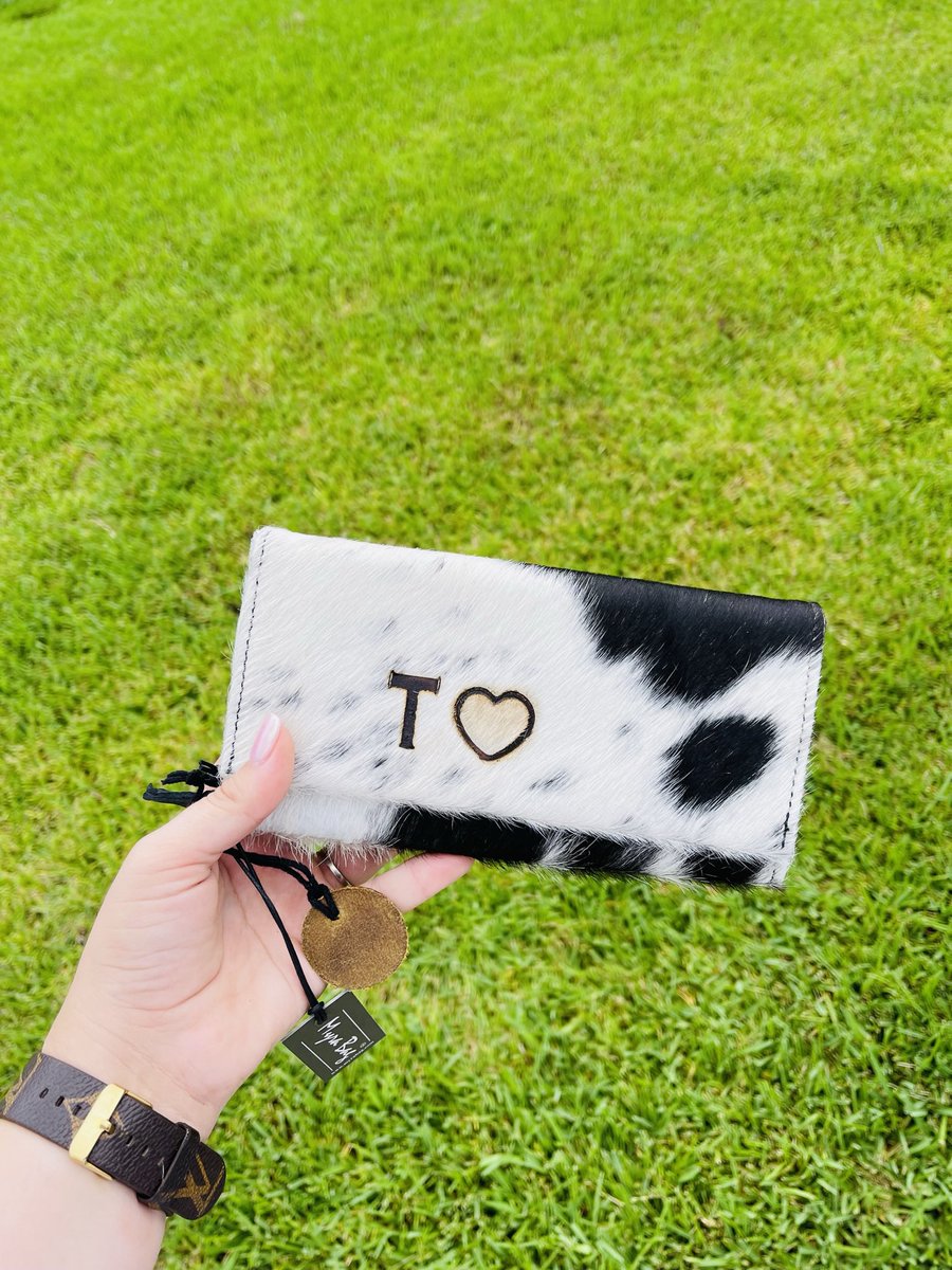 l_lboutiquee's tweet photo. 10k GIVEAWAY!🎉✨ 

Like • Share • Comment

for a chance to win a custom branded item of your choice!🌵

Goodluck 🎉 https://t.co/ecGtldOTBo