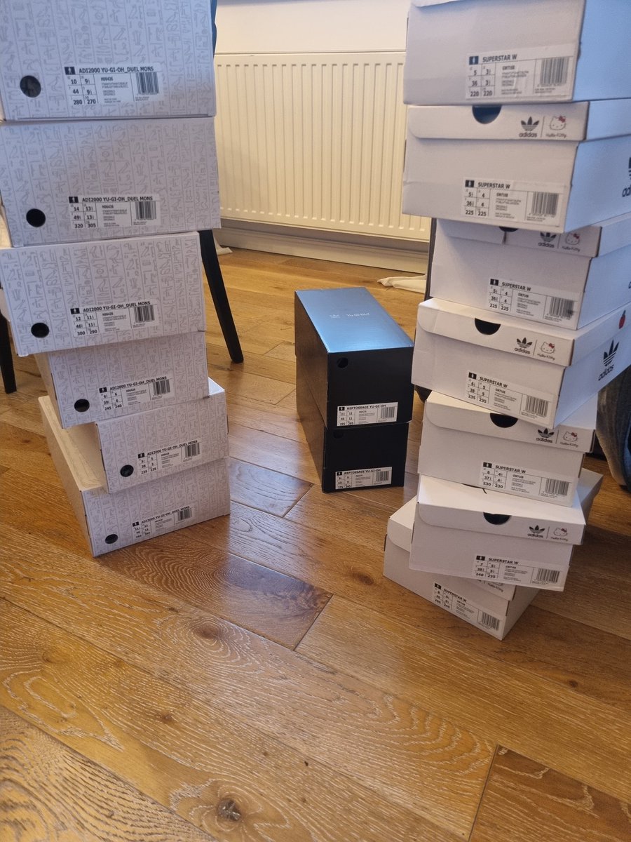 More shoes, thanks to

CG: <a href="/JIGIONotify/">JIGIO NOTIFY</a> 
BOT: MANUALAIO XD
Acc: pierogiacc