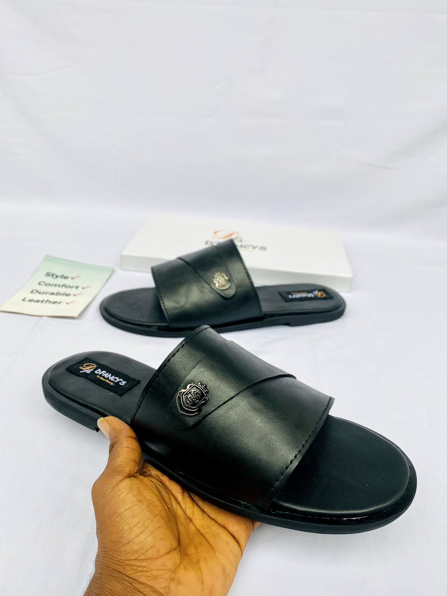 Dunny_fancy's tweet photo. The  K O L B Y... You can't beat the feeling of this black leather cover slippers on your feet. 
You will love it!!
Available in sizes and specification.
N10,000 
Sole : PURE LEATHER ✔️ 
#dfancys #dfancyshoes #handmadefootwear #qualitymade https://t.co/nb9M2yUT8S