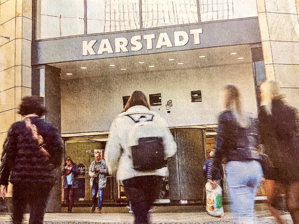 Heute in der gedruckten Ausgabe der <a href="/RN_DORTMUND/">RN Dortmund</a>: Das sogenannte #Karstadt-Haus von #Galeria in unterschiedlichen Versionen ... #City #Dortmund (RN-Fotos: Schaper/Archiv)