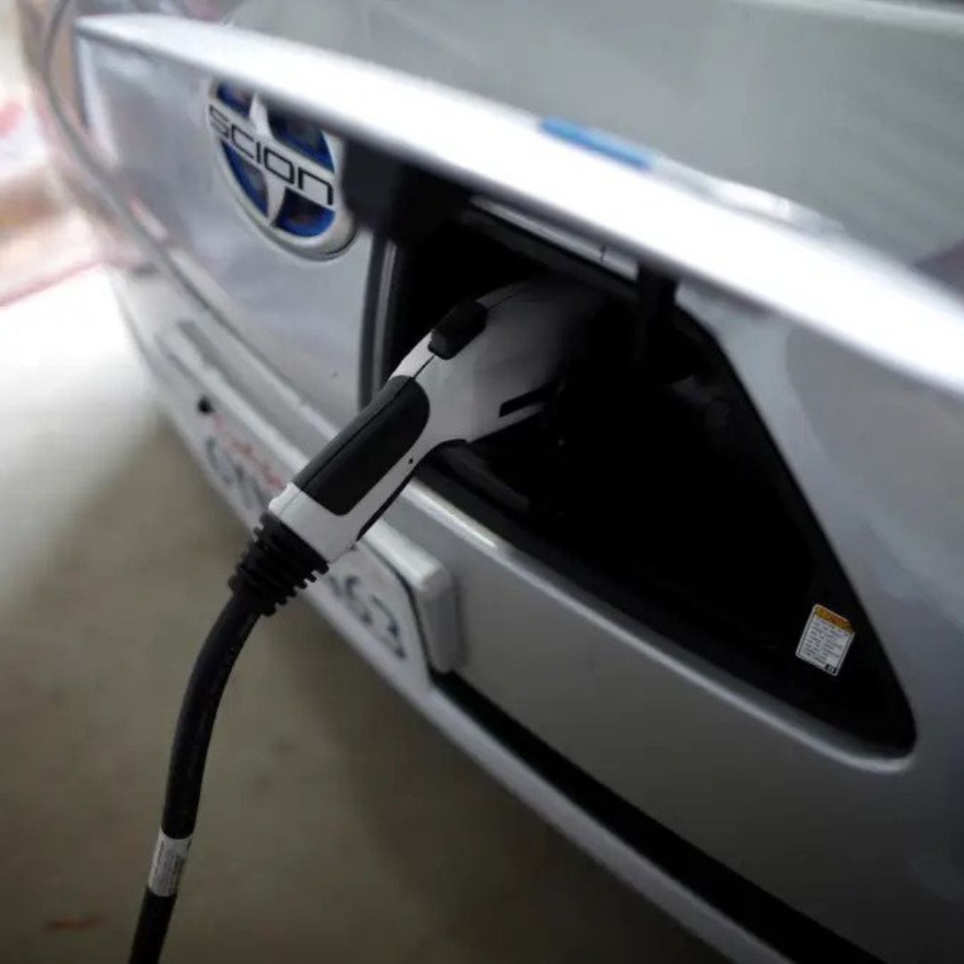 LECAUSTRALIA's tweet photo. 🚨5 Min charging time for EV thanks to NASA's space tech🚨

👉A cooling system developed by NASA for electronics in space could be used to help charge EV
👉The heat-transfer system can cool down cables carrying high currents

*More info from https://t.co/pFIELUlxsZ https://t.co/nxK8i3SSI7