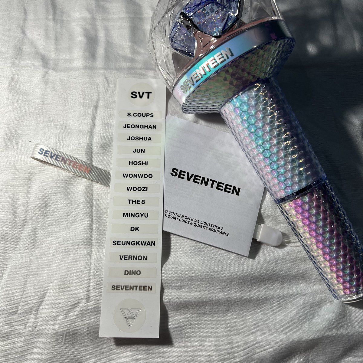 elicartss's tweet photo. wts Ifb ph

seventeen lightstick ver 2

— onhand, mint condition (only used once during #BeTheSuninManila) 
— P2,490 payo + pf

loc: rizal
mop: gcash
mod: ggx

" mine " or dm to claim! 

🏷️ svt carat bong light stick version 2 sealed unsealed second hand 2nd caratbong https://t.co/SDJYCJcK17