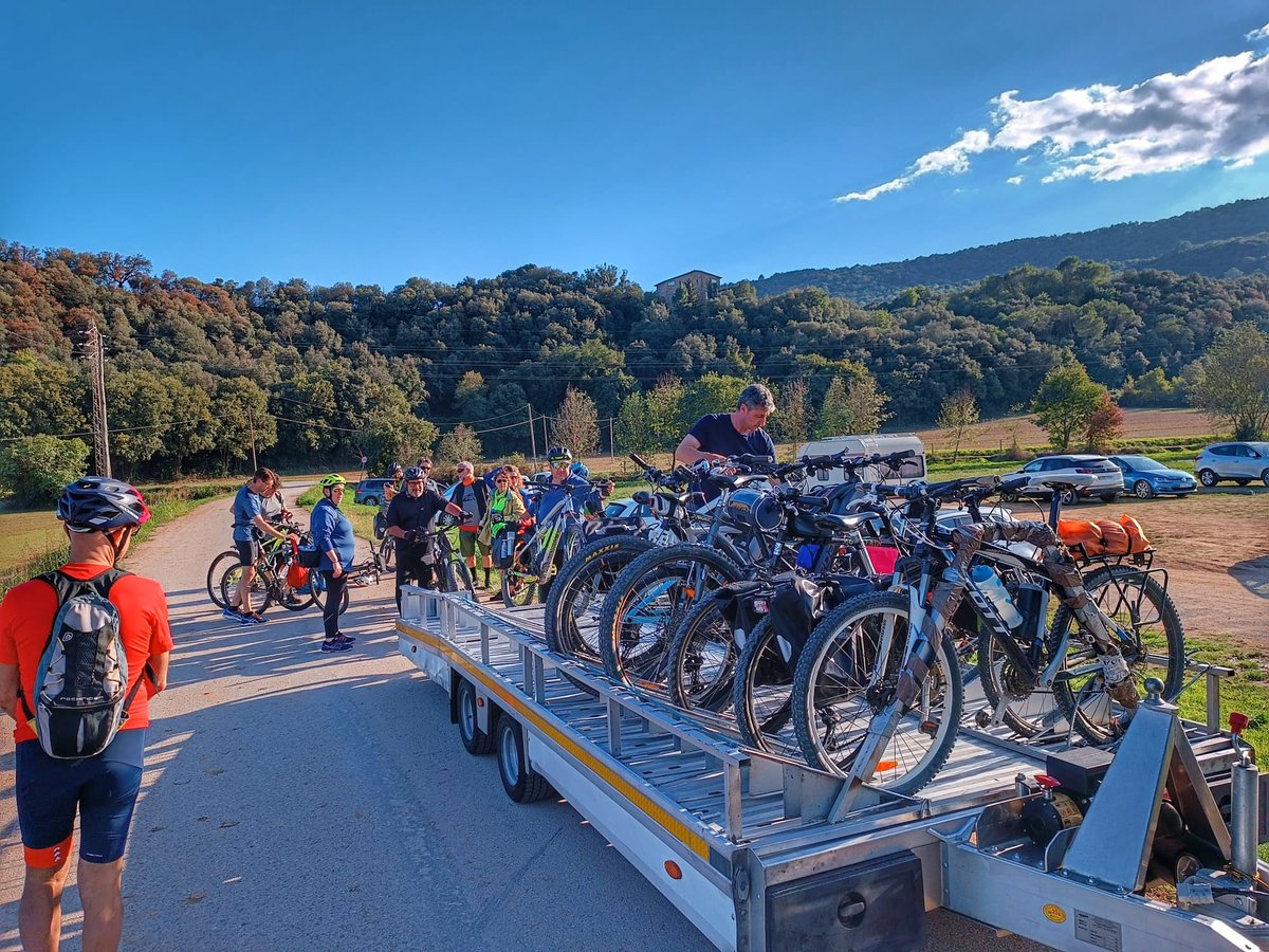 vadebicigrup's tweet photo. 🔴Un GRAN DIA, un GRAN EQUIP a la Via Verda Ruta del Tren Pinxo by VADEBICI !!!

🙏Gràcies a @Decathlon @viesverdesgi 

#biciCAT #cicloturisme #vadebici #girona #serinya #fotos #imatges #rutesguiadespergrups #sortidesenbici #guiatitulatenBTT 

📱695 660 373 WhatsApp https://t.co/1i2NHSIvHd