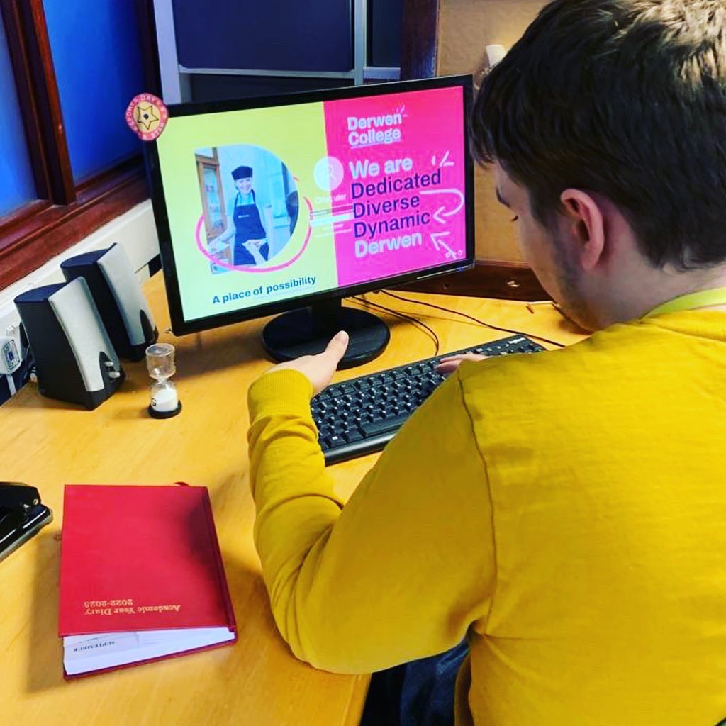 DcStudies's tweet photo. ICT assessments are all a part of the new students’ first term. 

We assess what they can do when using digital resources and what they may need support with. 

Here’s Morgan and Thomas showing us their digital ability! 

#digitaltechnology #skills #learningtolearn https://t.co/YpR3hzwNpS