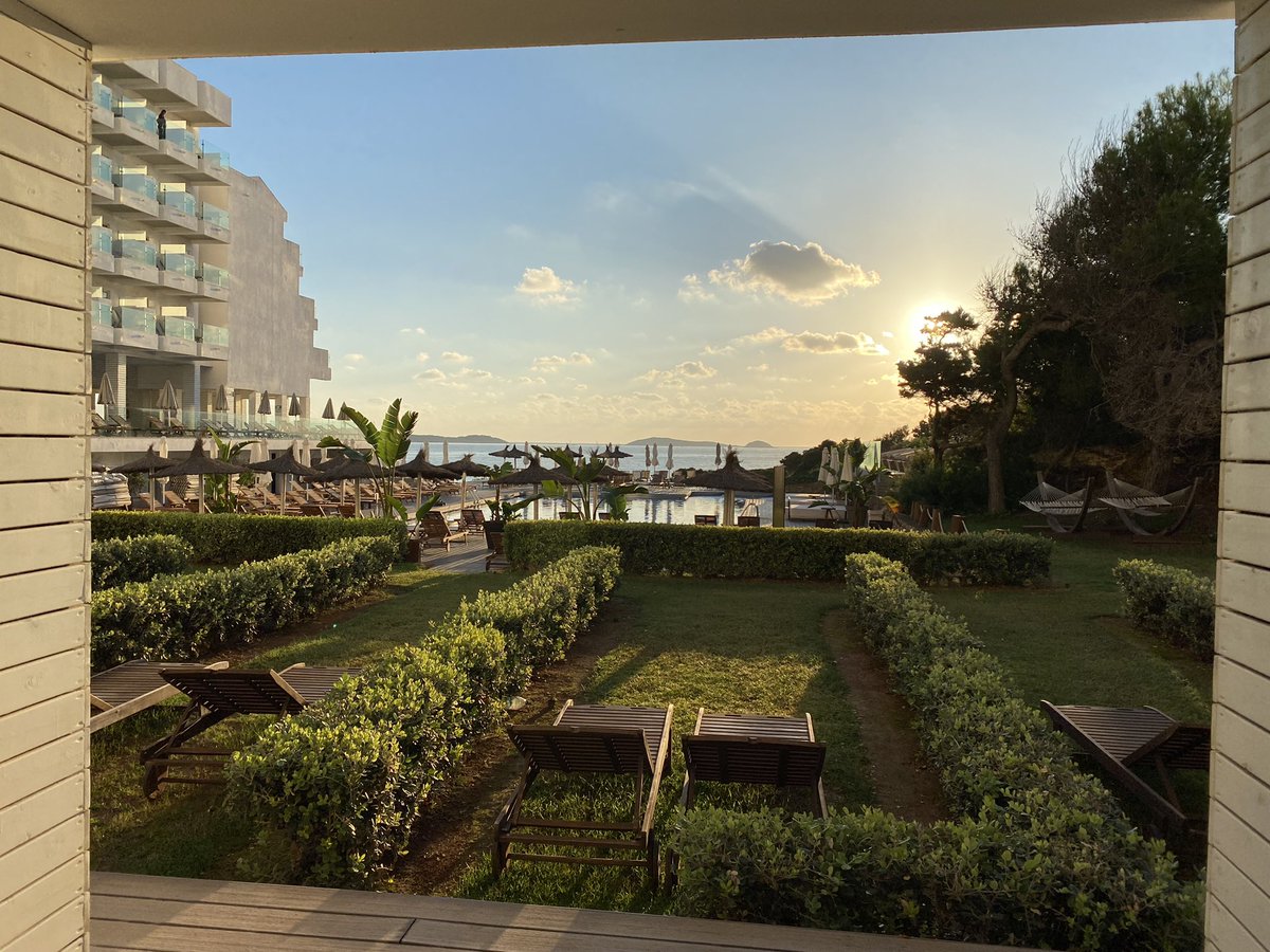 What a lovely view to get up to today. Looking forward to the start of the conference this afternoon! #IAFL #internationalfamilylaw <a href="/IAFL_FamLaw/">IAFL</a>