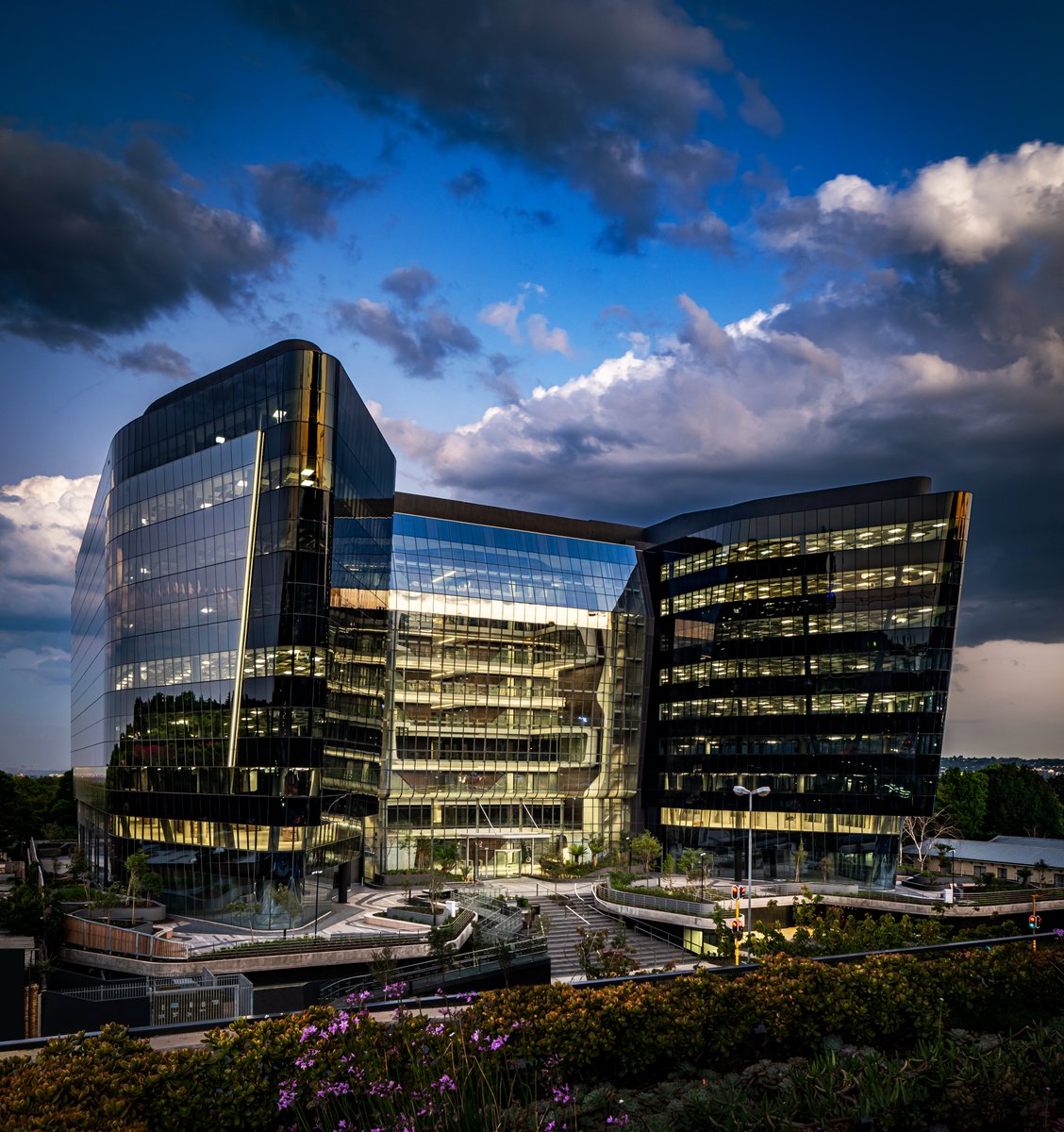 SA_REIT's tweet photo. This month we feature @growthpoint in our #MeetOurMemberSeries 

#GrowthpointProperties is an international property company invested in real estate and communities across #SA, Africa, Australia, Poland, Romania and the UK, and is South Africa’s largest primary JSE-listed REIT. https://t.co/taimZEaEul