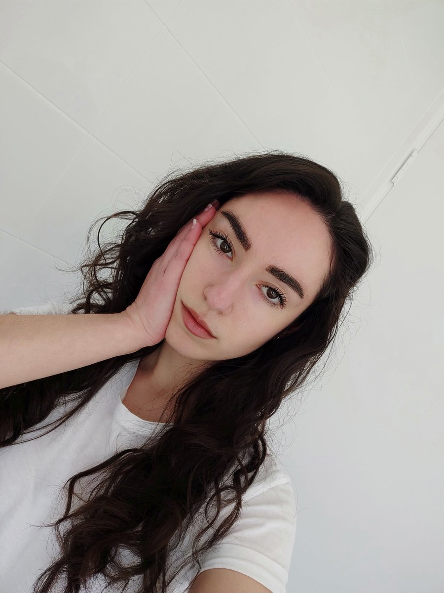 glitterjuj's tweet photo. it should be illegal to go to work when @joshuatbassett is dropping a new song on the same day idk
#sshsss #sshsssselfie https://t.co/FGcynUkrLT