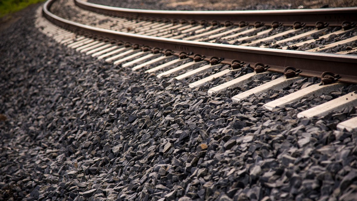 UPDATE: TasRail has now suspended freight services on its Bell Bay Line. This follows the suspension of services on the Melba and Western lines earlier today. #tasweather bit.ly/3TeE7vS