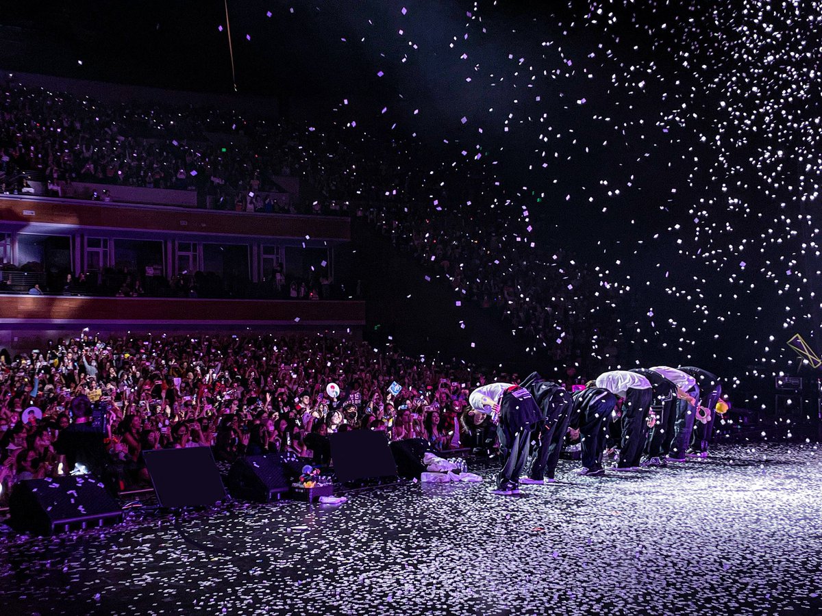 Heeseungo's tweet photo. Your love is so precious and makes us better. Houston's glorious twinkle was a night with billions of memories. ENGENEs, stay with us for everything better. https://t.co/gl81NDUtyV