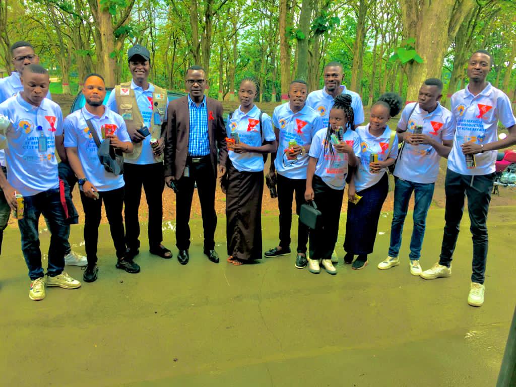 MulanguC's tweet photo. Mouvement d'action des jeunes dans une activités de sensibilisation sur la prévention du VIH a l'ISTM/KALENDA A KALENDA https://t.co/2WSLuV54wZ