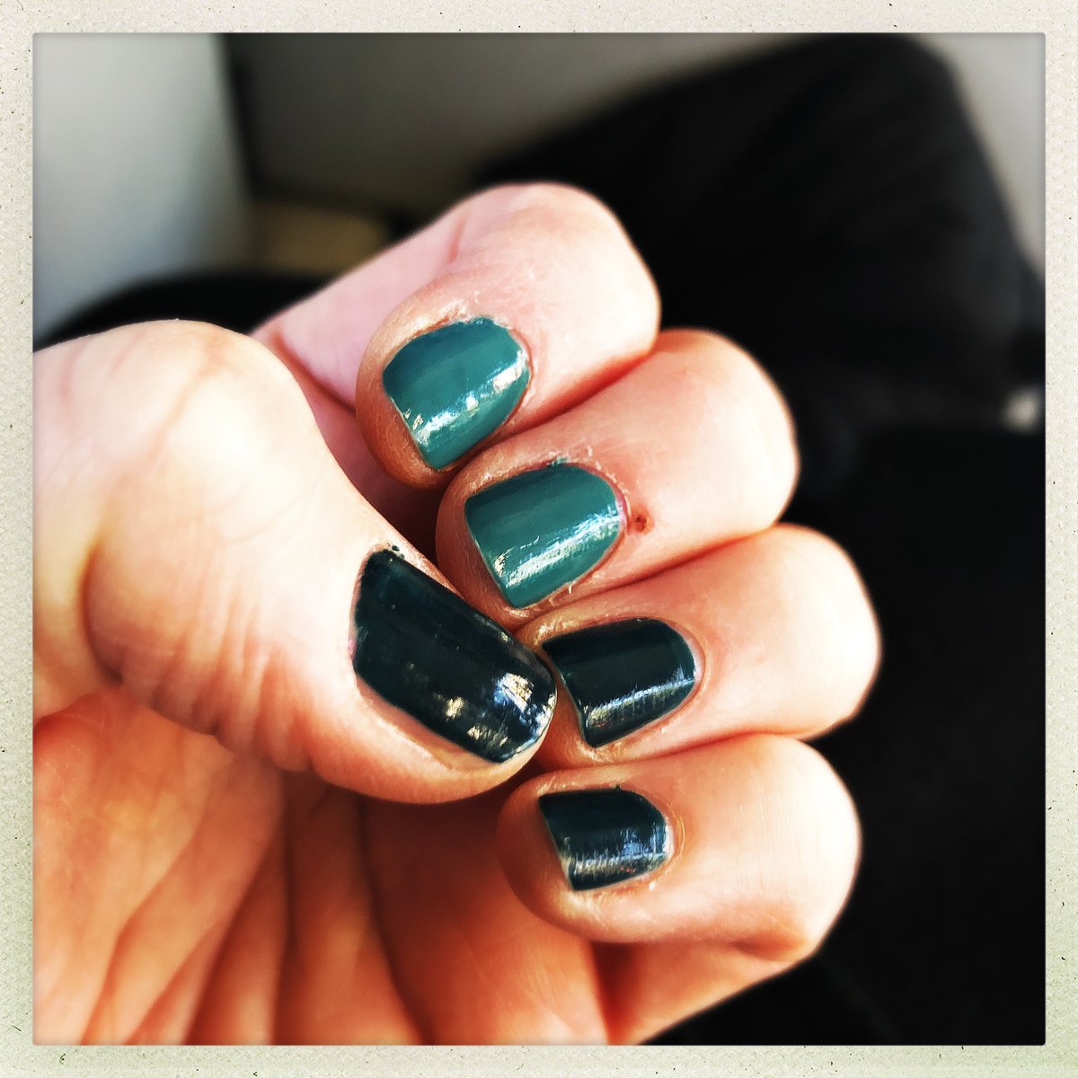 Kun harmaa virkahenkilö villiintyy: