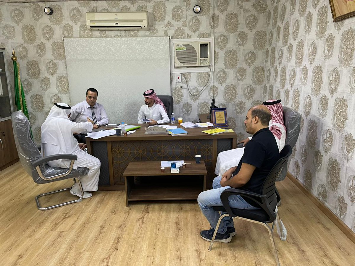 Manhal_School's tweet photo. تشرفت ثانوية المنهل الثقافي اليوم الخميس 17/3/1444 بزيارة لجنة الجودة وقياس الأداء ممثلة في (د.علي الأسمري، أ.بدر الزبالي) حيث قدما نصائح جليلة في تحسين جودة المدرسة تساعدنا على تقديم مستوى متميز. فلهما منا كل الشكر والتقدير. https://t.co/jWN1OFIUxx