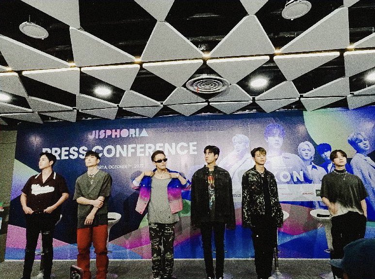 jzzzindaeyo's tweet photo. 221001 https://t.co/u3KAuCDOwk IG 
iKON Jisphoria

https://t.co/hL2fMHu0bP

@bobbyranika #BOBBY #바비 #バビ
@YG_iKONIC #iKON #아이콘 https://t.co/YPl5QGhwIx