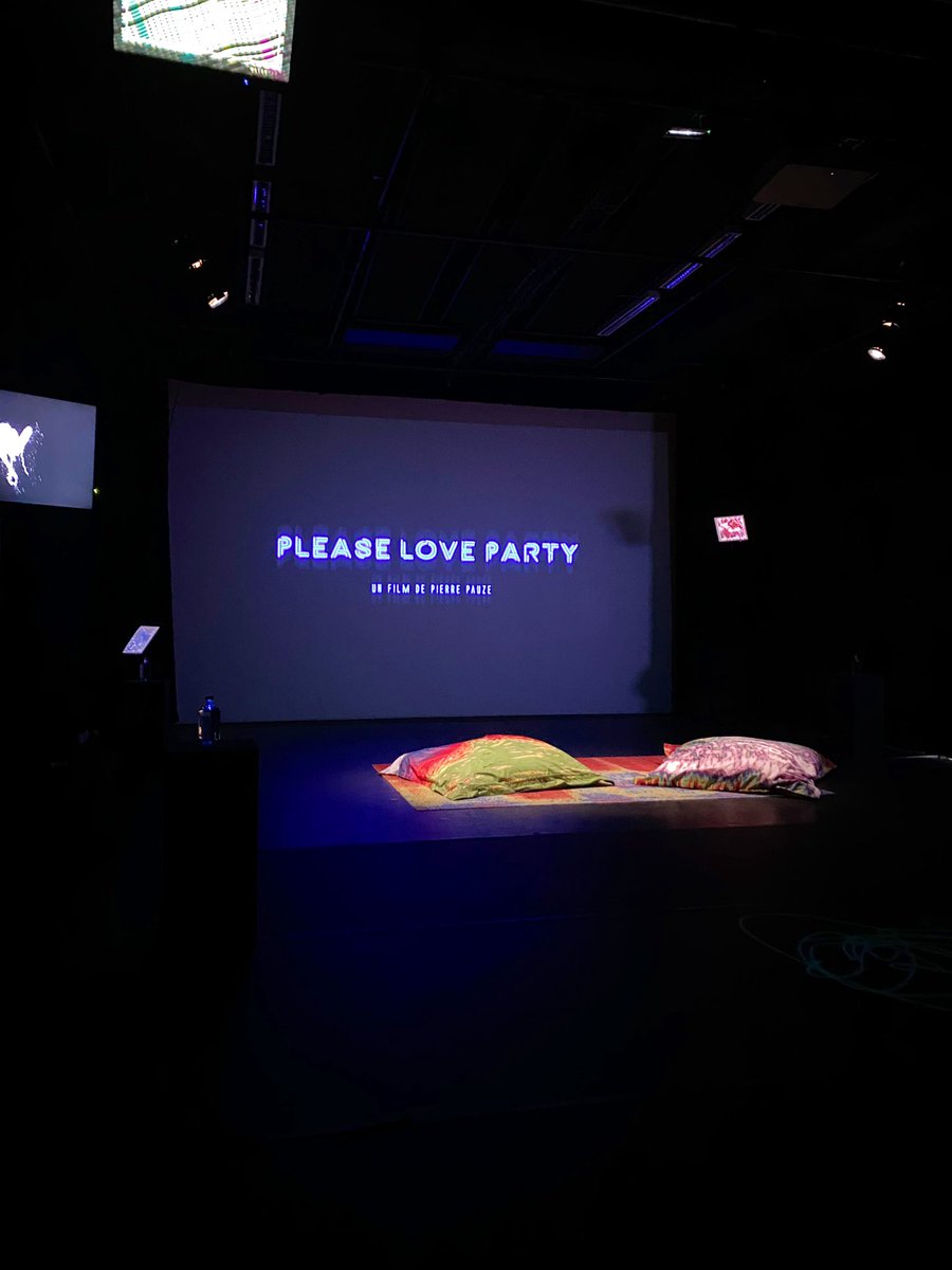 evahober's tweet photo. If you happen to be in Paris, visit @lecubetwit - last days to enjoy @PauzePierre amazing solo show💧
We had a great time there with @the_grecu @MrTaztaz @solidmax_ and other talented people - loved the energy 🙏
@xsublimatio @faction_nft 

#Video #digital #nft #art https://t.co/gcpoVazNUa