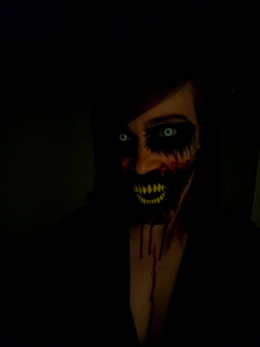 StrixMortis's tweet photo. It's the most wonderful time of the year again! Let's bring out the teeth, blood and scary looks!!
#halloween #halloweencostume #halloweenmakeup #halloween🎃 #monster #monstermakeup #coloredcontacts #fxteeth #fakeblood #bodypaint #scary #scarymakeup #sfxmakeup #gothikacontacts https://t.co/WbDyczq0pu