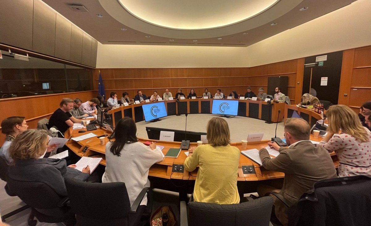 CultCreatorsEU's tweet photo. Had a really interesting #CCFG Roundtable on the Status of the Artist yesterday afternoon with representatives from the Cultural & Creative Sectors, from @EUCouncil & @EU_Commission and our @CultCreatorsEU members. Informally discussed many issues important to #CulturalCreators. https://t.co/cyDkZW0efE