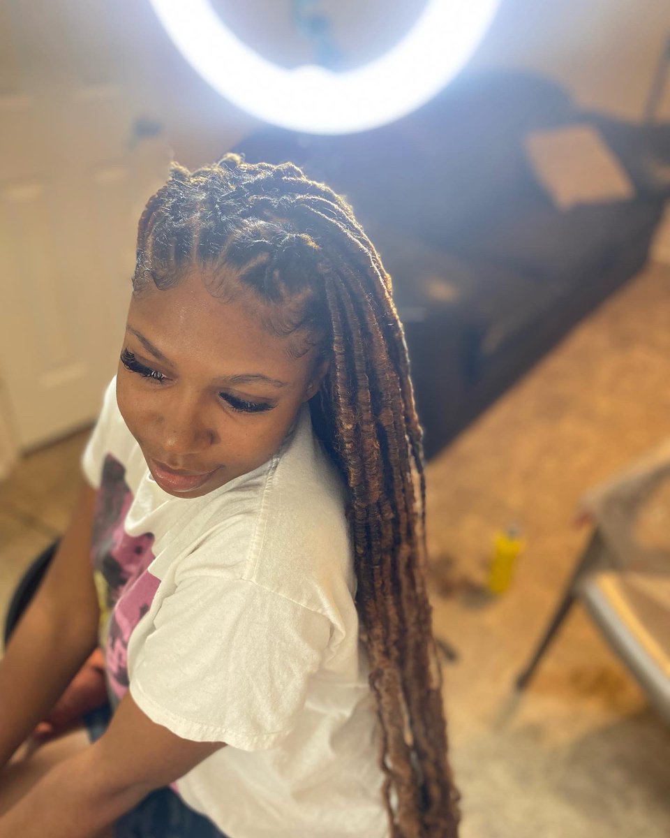 braidedbykel's tweet photo. This one right here is one of my absolute favorites ❤️‍🔥…….soft locs over locs with a twist 🥰
.
.
.
.
#fortvalleystateuniversity #fvsu26 #fvsu25 #fvsu24 #fvsu23 #fvsu22 #fvsuwildcats #fvsualumni #fvsuhairstylist #fvsuhair #hbcuweek #hbcupride https://t.co/RlYgxcrBMm