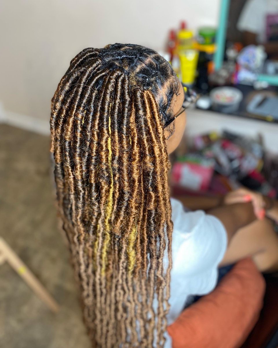 braidedbykel's tweet photo. This one right here is one of my absolute favorites ❤️‍🔥…….soft locs over locs with a twist 🥰
.
.
.
.
#fortvalleystateuniversity #fvsu26 #fvsu25 #fvsu24 #fvsu23 #fvsu22 #fvsuwildcats #fvsualumni #fvsuhairstylist #fvsuhair #hbcuweek #hbcupride https://t.co/RlYgxcrBMm