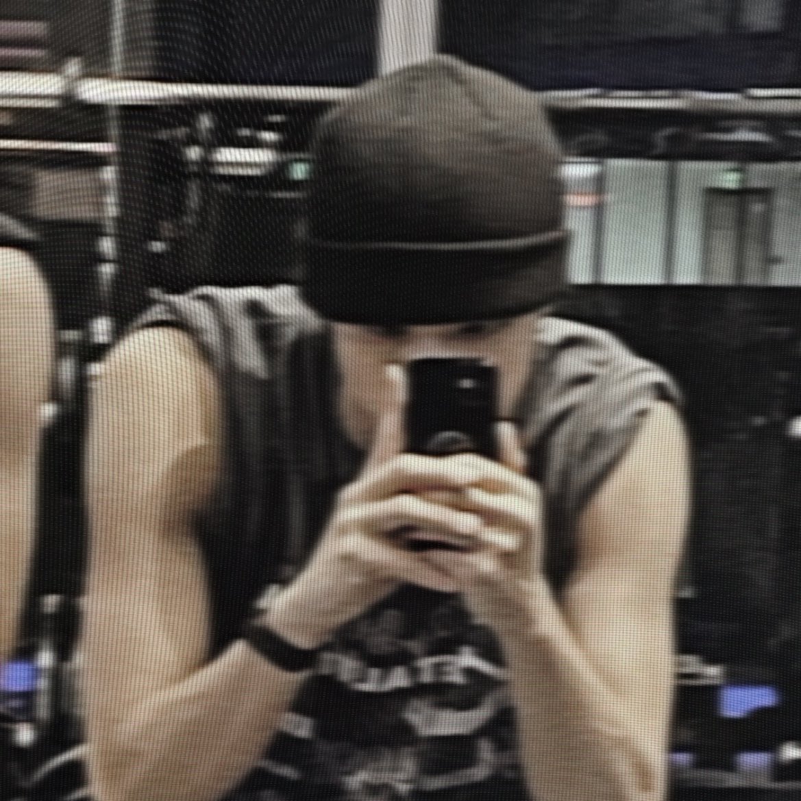 good morning everyone. woke up super early today and went to the gym before heading to work. i’m a bit tired but it is worth it. hope you all have a nice day today, and please, drink water and eat properly.