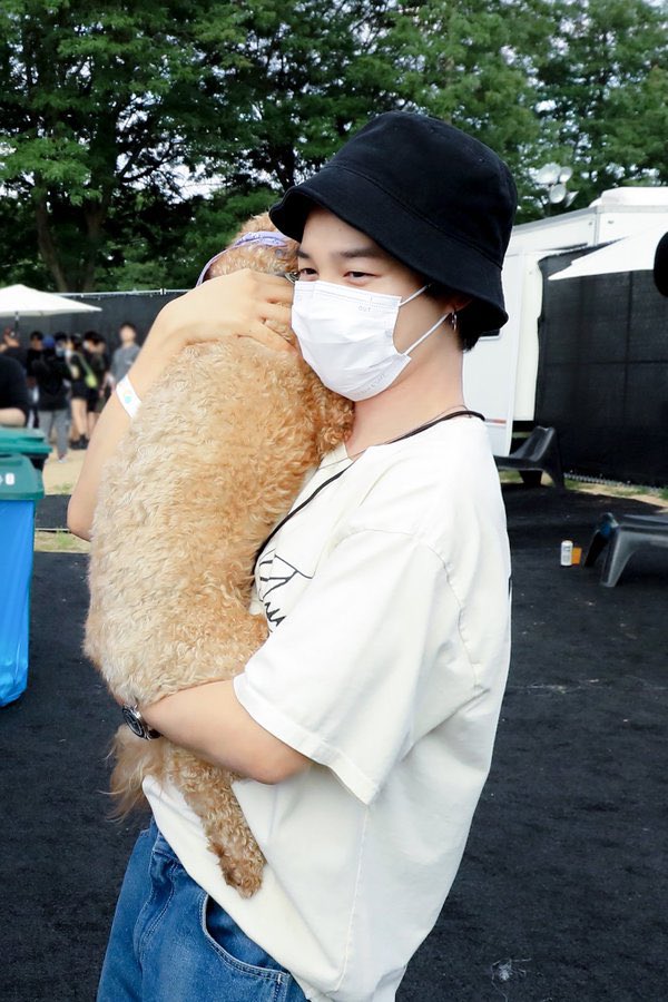 koowou's tweet photo. puppykitty with a puppy I cry 🥺 https://t.co/bLxJg6HO5q