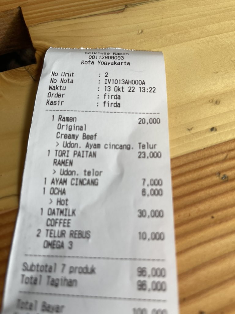 Makan siang di Saiki Wae Ramen.
Karena ramennya sedang gak ada, pesen Udon.
Enak, aku cocok.
Kapan -kapan tak baleni