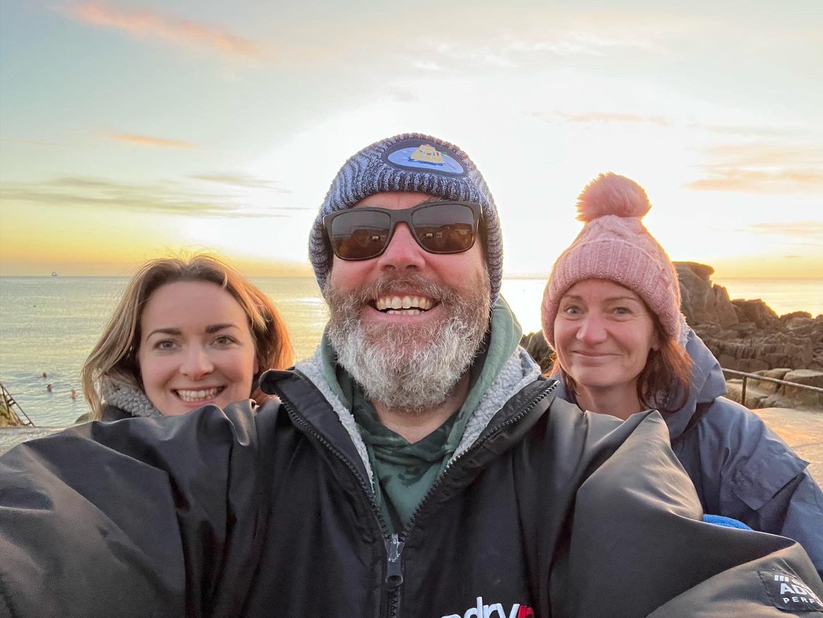 Swim 203/365...10 days without a swim had left me with the ‘fear’ before getting back into the sea!#AYearInTheDrink #365Swims #LawLibraryPolarBears #13thOctober #17MinuteSwim #FortyFoot #Sandycove #60700mIn203Swims @outdoorswimming @DLRTourism @mulligannaomia