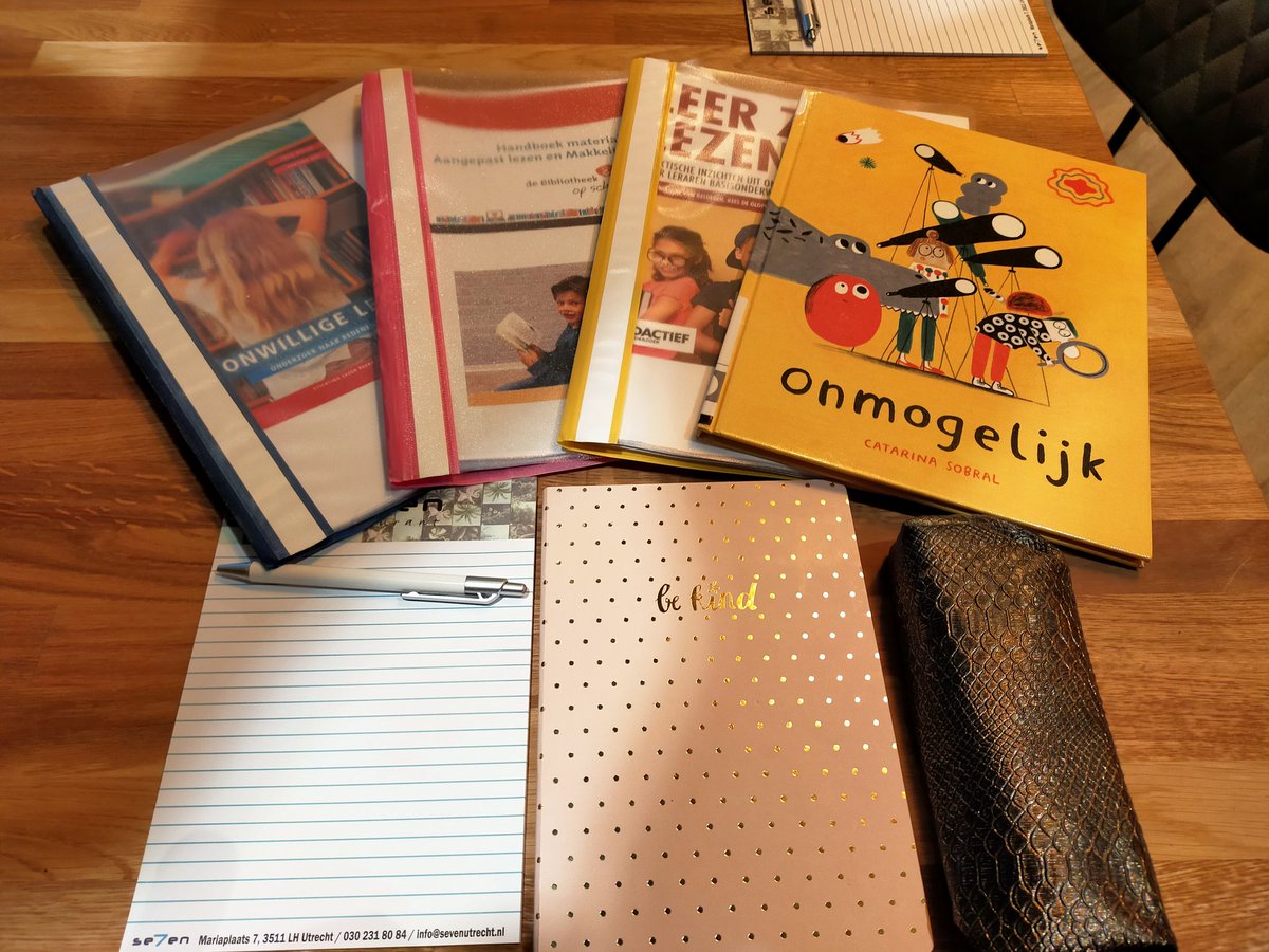 xElisax3's tweet photo. Vandaag naar de opleiding 'leesplezier voor kinderen met leesproblemen' in Utrecht. #zinin #Interesant #gemotiveerd @BiebNoordVeluwe https://t.co/dOLi5XhuD2