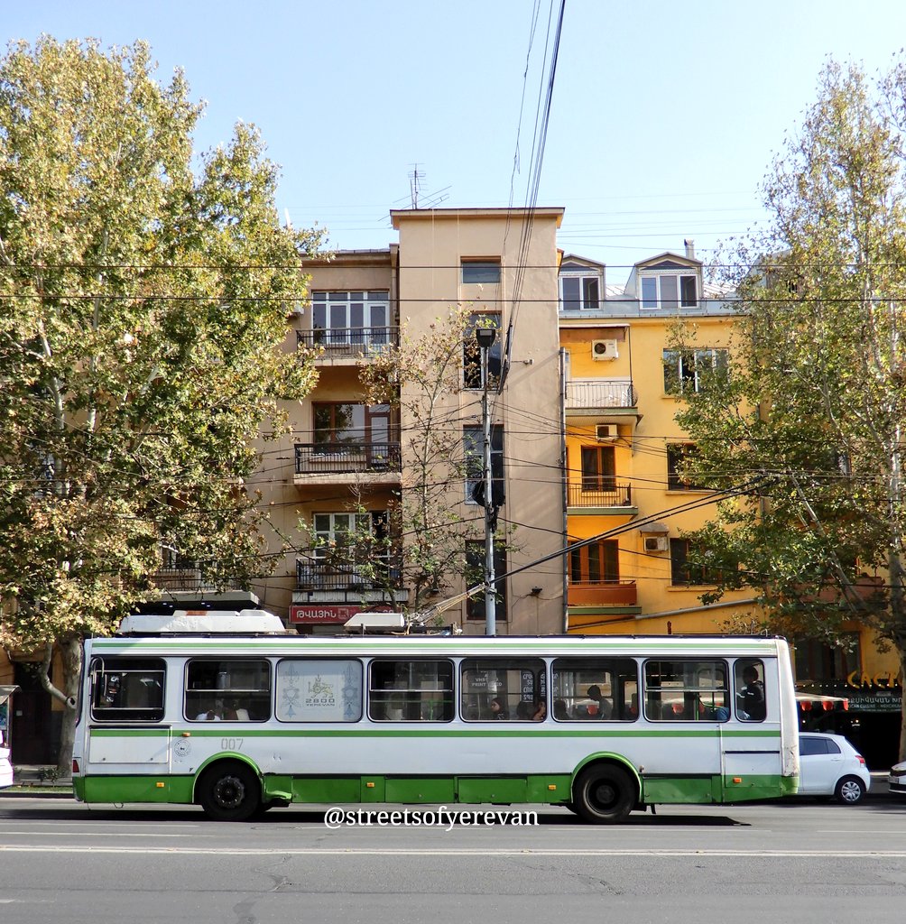 streetsofevn's tweet photo. #streetsofYerevan https://t.co/fWGxMuoenq