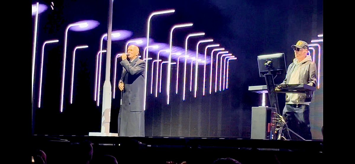 12inchsingle's tweet photo. @petshopboys Absolutely phenomenal - been to all the SF (Oakland too!) shows as well and this was just as special! https://t.co/tslhp2Vpo5