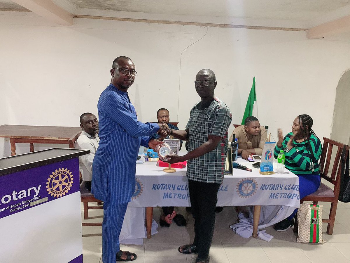 ClubSapele's tweet photo. TUESDAYS FELLOWSHIP.
AN AWESOME TIME WITH PP ADIDI AS OUR GUESAT LECTURER. https://t.co/bMuxA94Xa0