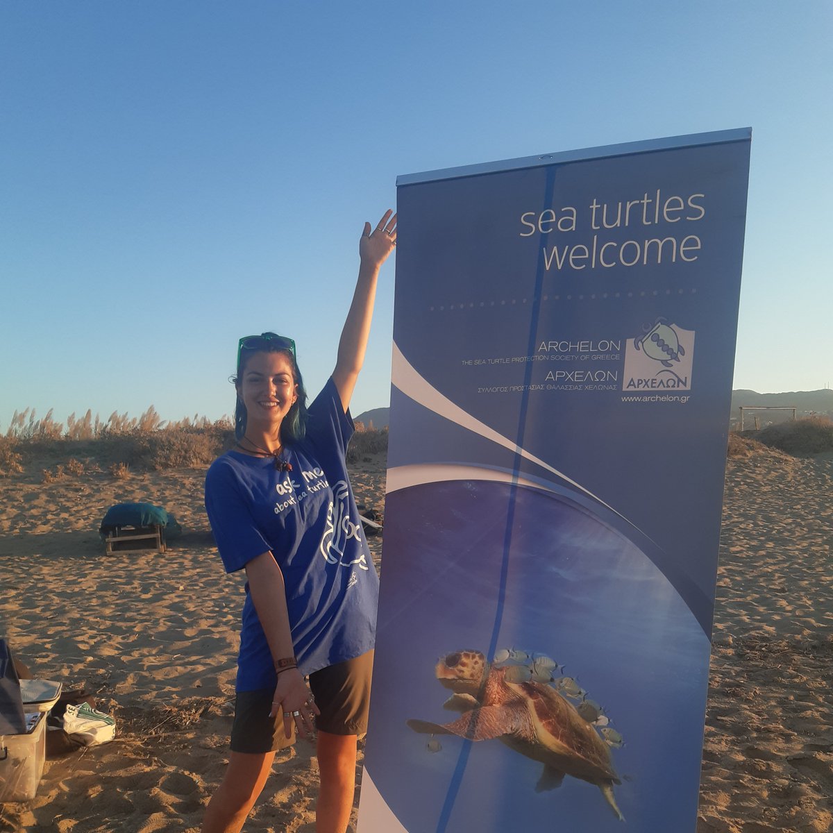 LorraineAnne99's tweet photo. Couldn't have asked for a better way to celebrate the end of my MSc! Very grateful to have been able to spend the past month in Crete with @Archelon_stps, gaining hands on #seaturtle monitoring and public engagement experience! With great company and magical turtle moments 🌊 https://t.co/TnU3XBWBtx