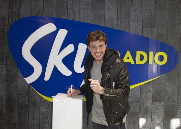 Mark Labrand tekent bij als stationvoice bij Sky Radio: spreekbuis.nl/mark-labrand-t…