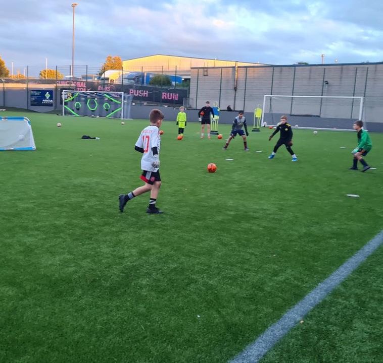 DdAdvanced's tweet image. 🧤 Great session last night with the young development keepers, we hope they enjoyed it, as much as Tim did, this is a session we plan to go with after the October break, numbers will be capped 🧤