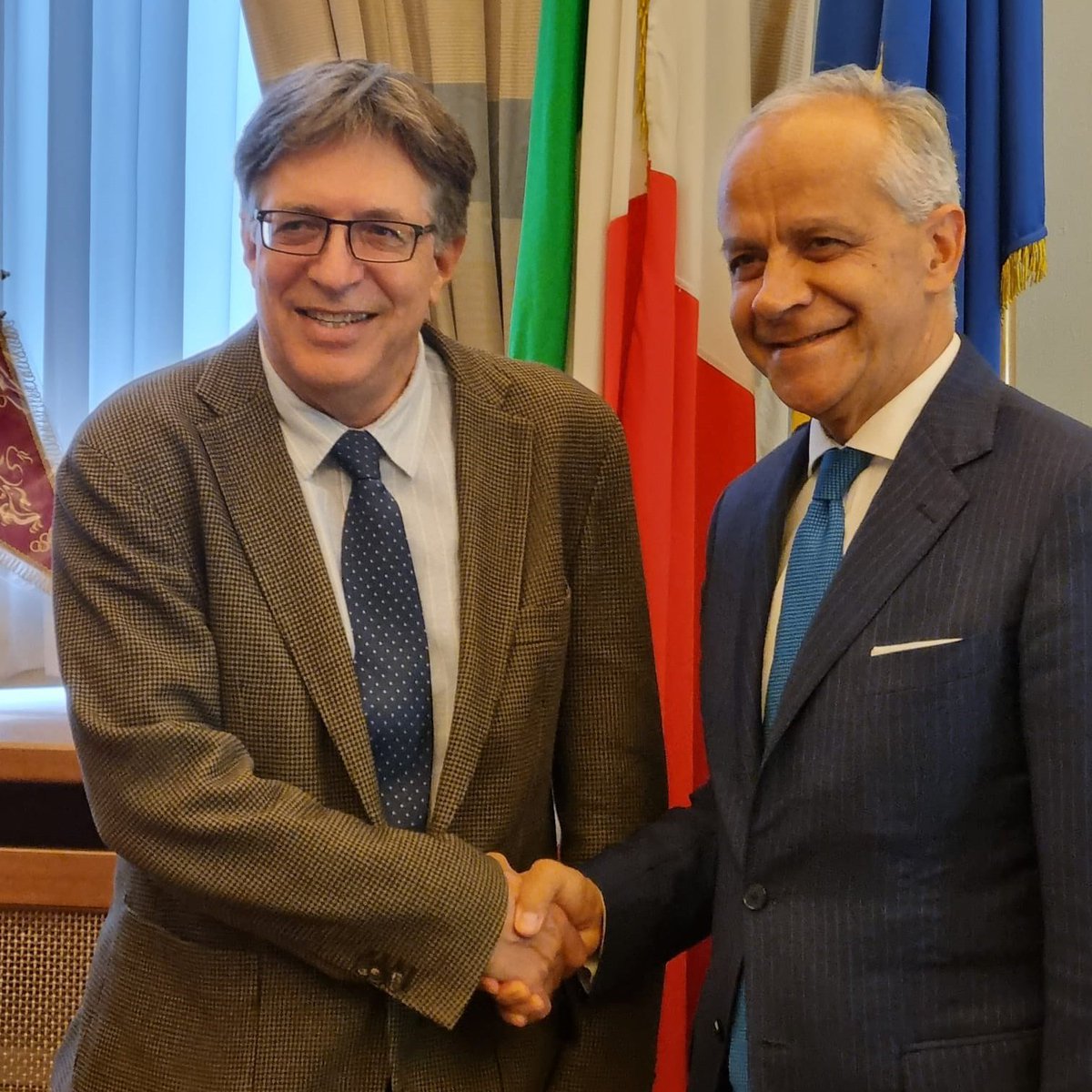 Alon Bar (@ambalonbar) on Twitter photo Grazie Perfetto <a href="/Piantedosim/">Matteo Piantedosi</a> (<a href="/Prefettura_Roma/">Prefettura di Roma</a>) per la costante collaborazione con <a href="/Israelinitaly/">Israele in Italia 🎗️</a> e, in particolare, per il lavoro finalizzato a garantire la sicurezza degli israeliani in Italia e di <a href="/romaebraica/">Comunità Ebraica di Roma</a>. Grazie Perfetto <a href="/Piantedosim/">Matteo Piantedosi</a> (<a href="/Prefettura_Roma/">Prefettura di Roma</a>) per la costante collaborazione con <a href="/Israelinitaly/">Israele in Italia 🎗️</a> e, in particolare, per il lavoro finalizzato a garantire la sicurezza degli israeliani in Italia e di <a href="/romaebraica/">Comunità Ebraica di Roma</a>.