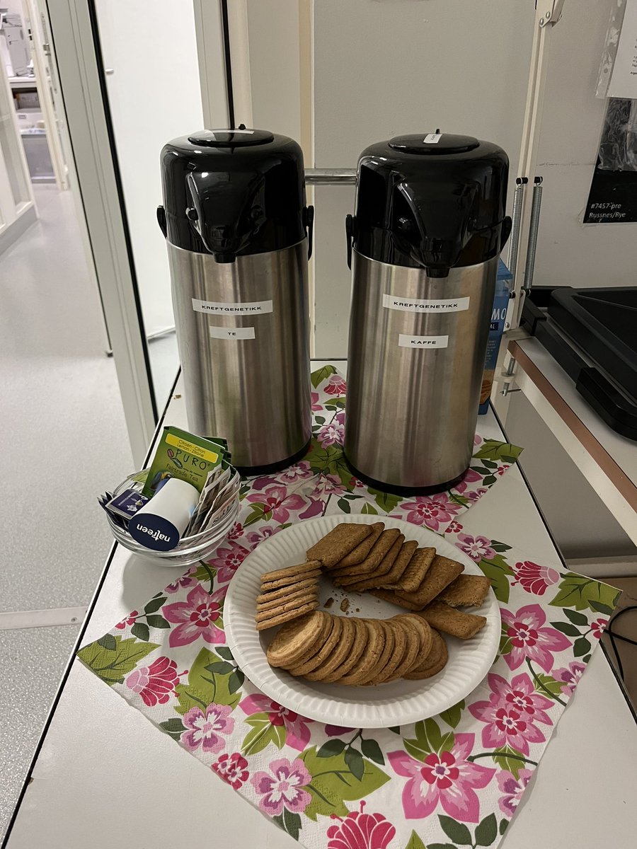 We are ready for Department seminar with tea, coffee and biscuits, and even better than that an external speaker 😀. Welcome Eirik Malinen #oslounivsykehus #cancer #pet #radiotherapy
