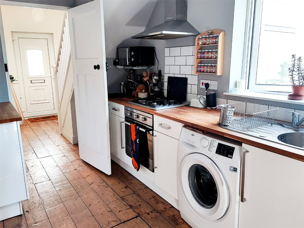 🏡 FOR SALE - A well presented, three bedroom semi-detached home in #Brislington

✔️ Three bedrooms
✔️ Living room
✔️ Dining room
✔️ Kitchen
✔️ Family bathroom
✔️ Rear garden
✔️ Off-street parking
✔️ Garage
✔️ £450,000

See more and book a viewing ➡️ cjhole.co.uk/property/for-s…