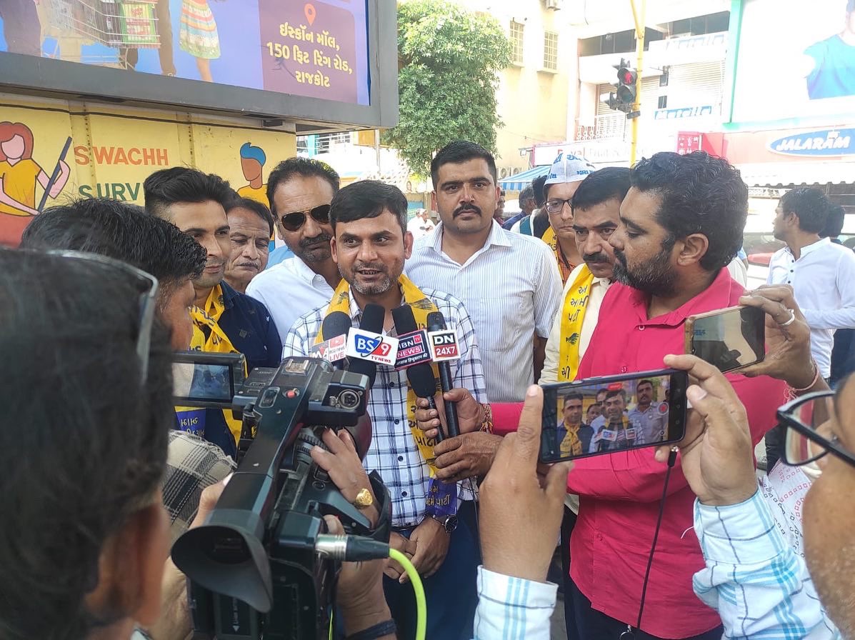 cachetankamani2's tweet photo. આજ રોજ આમ આદમી પાર્ટી રાજકોટ શહેર દ્વારા શ્રી @Gopal_Italia ના સમર્થનમાં પદયાત્રા યોજાઈ. https://t.co/sELofoVhX4
