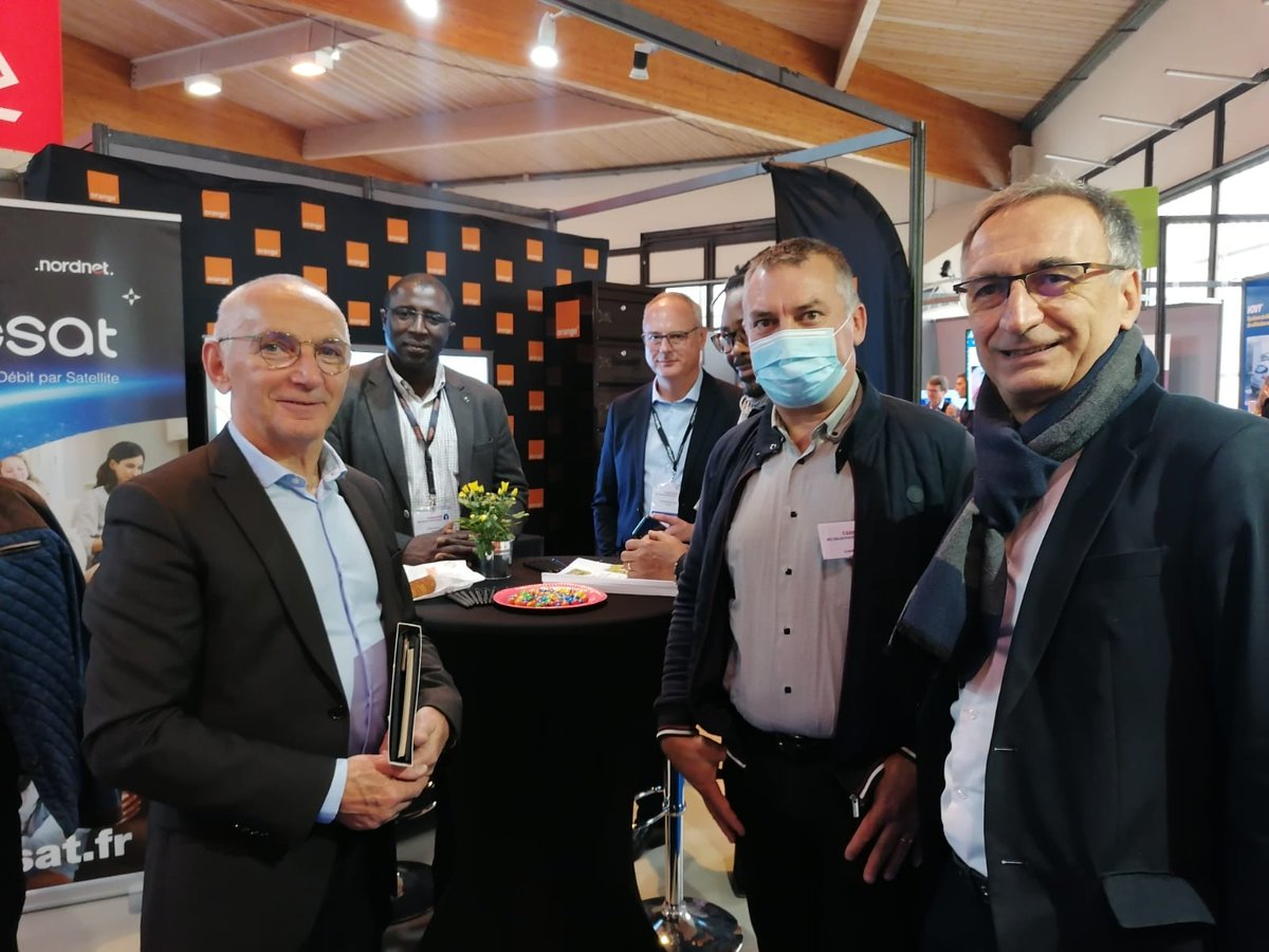 OrangeBFC's tweet photo. Orange est présent les 13 et 14 octobre au Carrefour des Collectivités Locales à @MicropolisBesac
L'occasion d'échanger avec les maires de Franche-Comté sur le très haut débit mais également sur le programme Orange Digital Center https://t.co/VRRMeRJ9YZ