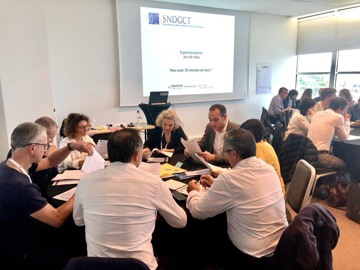Les premiers ateliers sont en cours au Congrès #Territorialis 
Travail studieux, jeux de rôles, échanges, retour d’expérience 
Village des talents
 #negociation #mediation #sociodynamique #Management