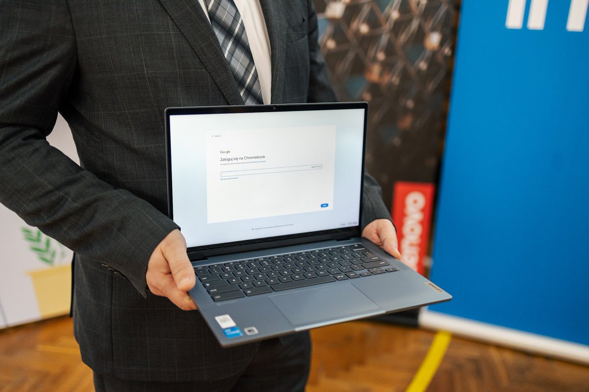 Wczoraj odbyła się inauguracja pilotażowego projektu #Albus realizowanego przez @GoogleforEdu. Jego celem jest wdrażanie cyfrowych, chmurowych technologii w szkołach.

Cieszymy się, że wraz z #Google i naszymi Chromebookami jesteśmy częścią tych działań! #edtech