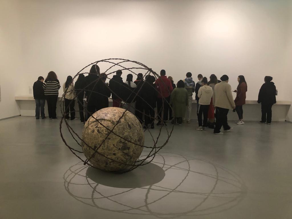 L'Arte povera, ou comment mêler l'art et la vie 

Très belle sortie au musée du <a href="/jeudepaume/">Jeu de Paume</a> <a href="/lycee_suger/">Lycée Suger</a> 

Après la visite, création de reportages vidéo en collaboration avec les élèves du lycée Paul Robert aux Lilas avec <a href="/ilariamdonna/">IlariaMdonna</a>