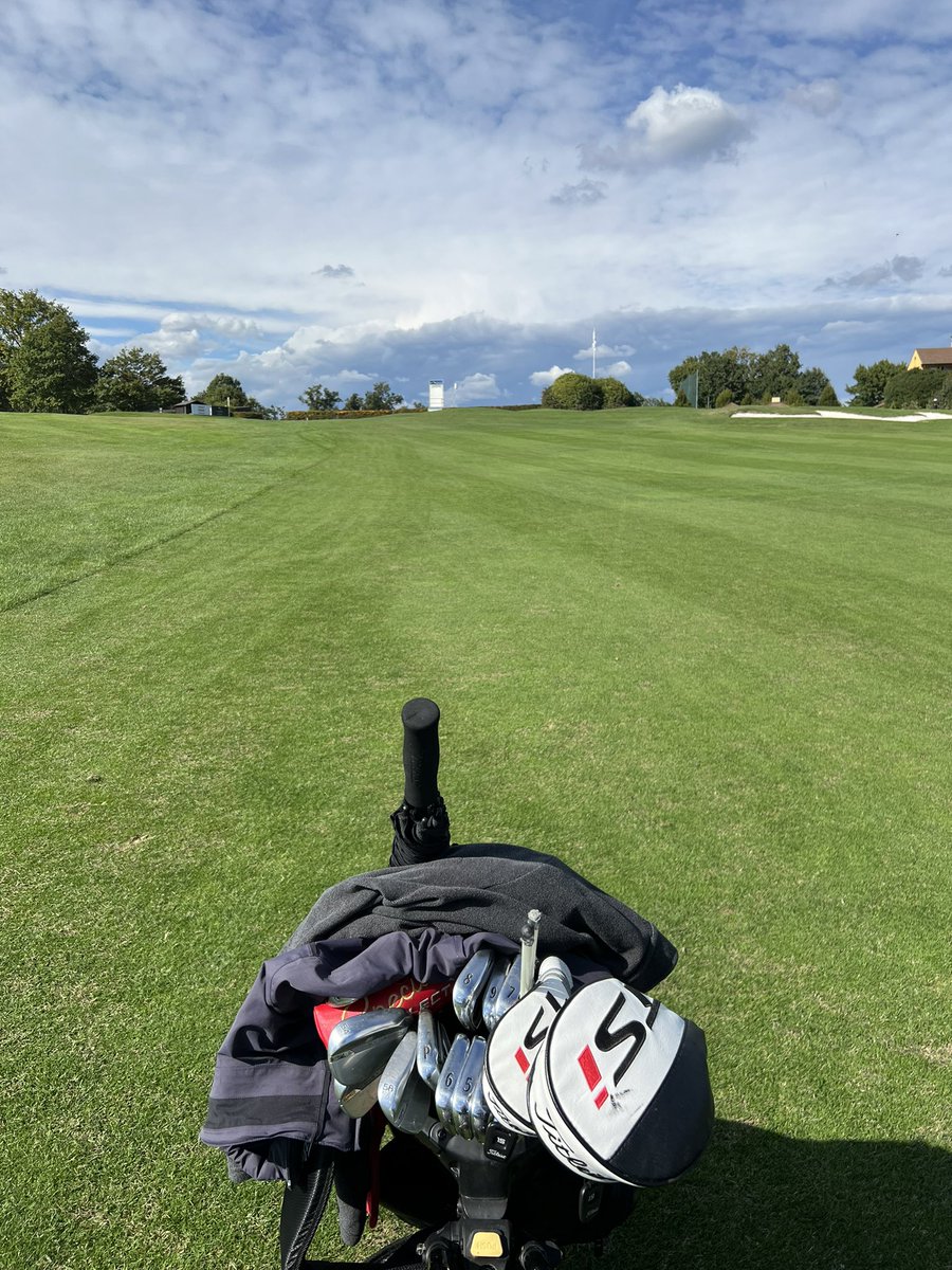 fred__phil's tweet photo. Memories from last week… Castelconturbia Alps Open 2022 - Terza gara sull’Alps, taglio passato ☑️

Ora al lavoro per il Final Stage della Q-school dell’ @alpstourgolf 

#greenlight #grit #patience #stepbystep #keeplearning #teamtitleist 

#progolfer #golf #alpstourgolf #golfing https://t.co/euPLrFtyXH