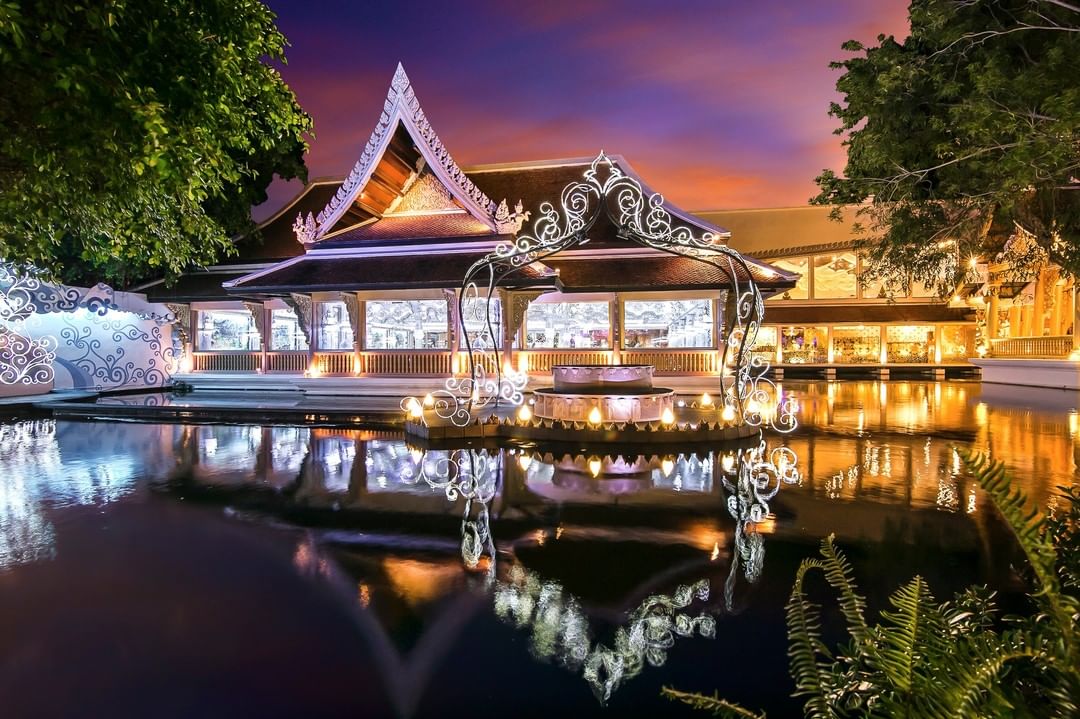 Travelmates_'s tweet photo. فنتازيا Phuket FantaSea #بوكيت 🇹🇭
من الأماكن الممتعة في #تايلند خاصة للأطفال🧒🏻
هو عبارة عن عرض متكامل للتطور التكنولوجي والتراث والحضارة القديمة للبلد

مدته ساعة⏱️
ويقع على شاطئ كامالا📌
العرض كل سبت وأربعاء الساعة 8:30 مساءََ

⤵️
https://t.co/B53EPoxAT2 https://t.co/Wrhe3z3pvC