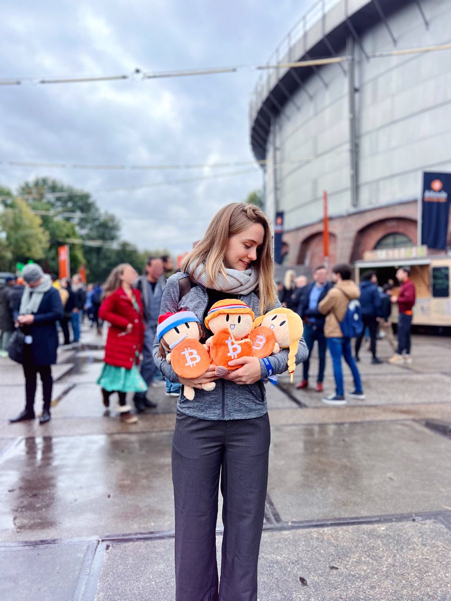 LinaSeiche's tweet photo. My three super exclusive Dutch edition HODLers for @TheBitcoinConf 🥰 
Thank you as always @BitcoinMagazine for having us 🧡🧡
I’m also really curious who was lucky enough to get a Little Dude - that one sold out within an hour on day one 🥹 https://t.co/cNRhXtITVl
