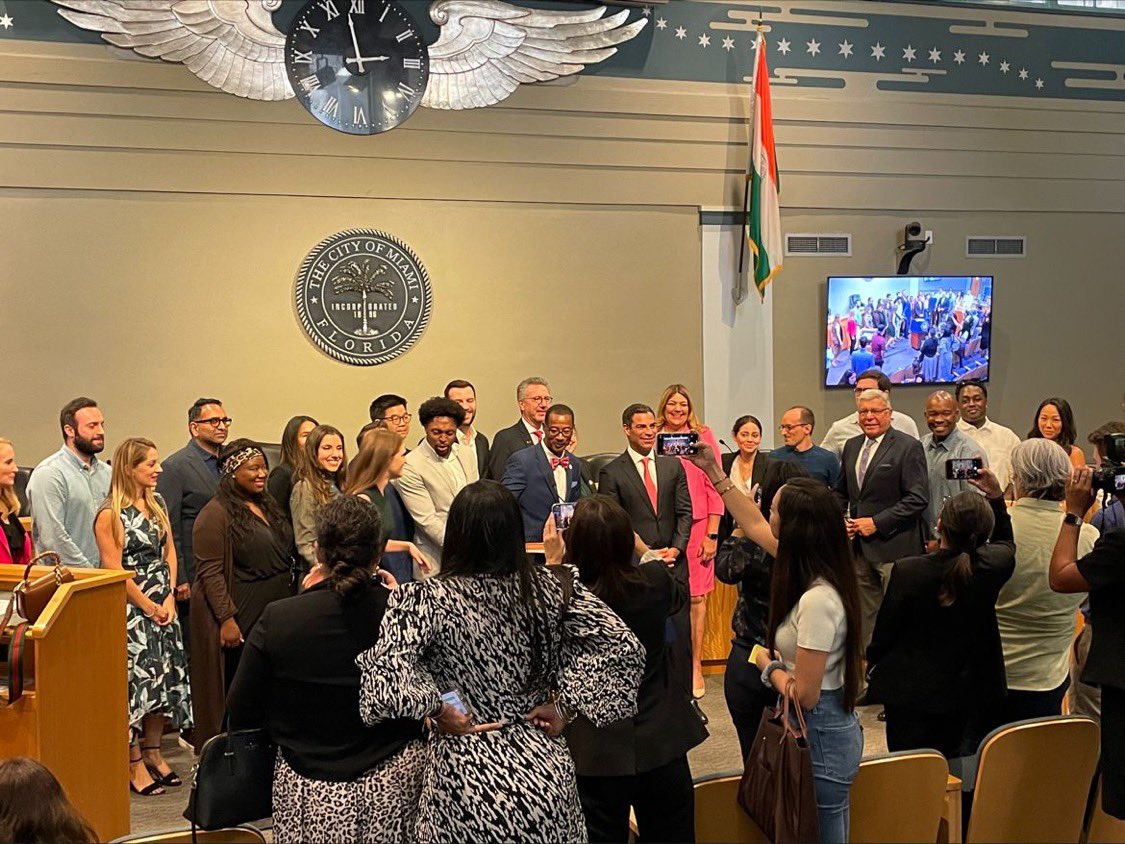 MichelleAbbs's tweet image. Congrats to @FrancisSuarez team @ErickGavin7 et al on the launch of the @VentureMiami Scholarship! 

Major props to @yugalabs @GordonGoner for leading the way w/ such a significant gift to unlock opportunities for more students

Hope other companies who’ve moved to Miami join in!