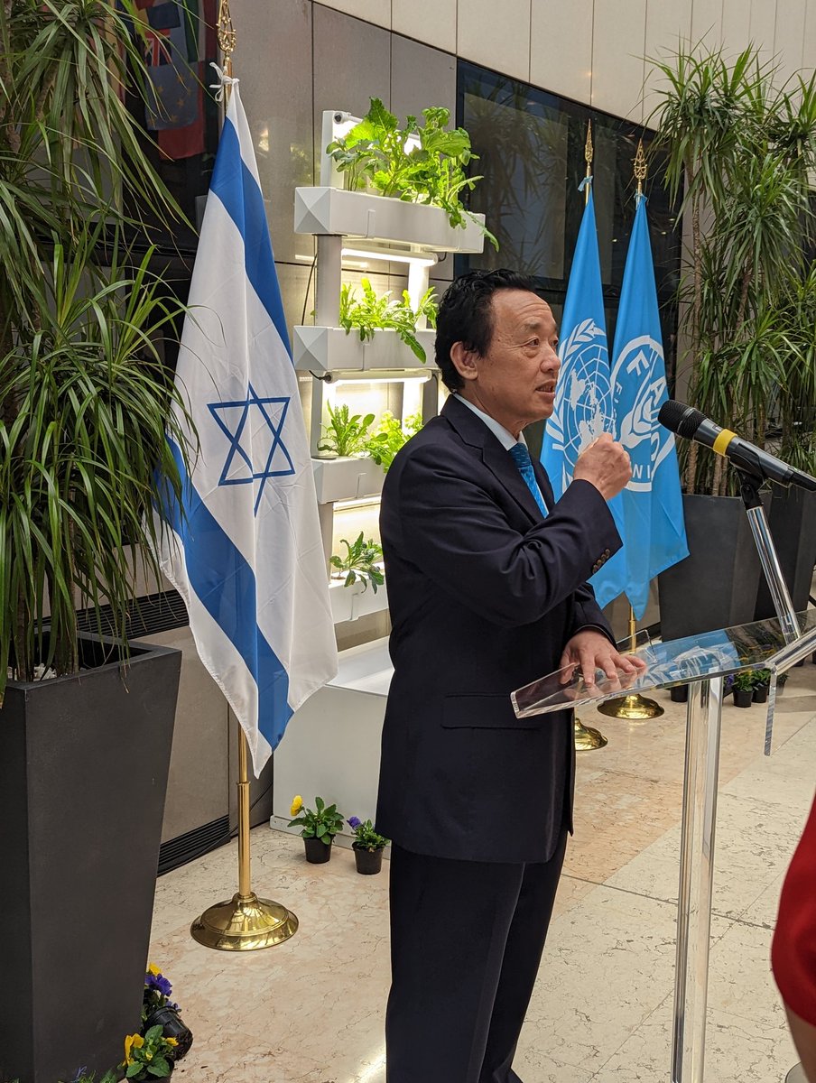 This morning we had the honor to present the #futureofFood and #agriculture <a href="/FAO/">Food and Agriculture Organization</a> #UN. Ambassador Yael Rubinstein together with FAO’s DG Qu Dongyu launched a #Hydroponicsystem - a gift sent from #Israel to the #FAO