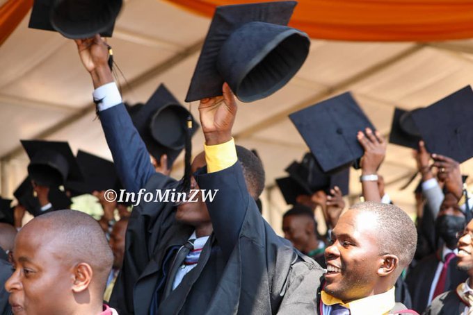 Mrperfectynashe's tweet photo. “Under the Second Republic, Universities, Manicaland
State University included, must remain as unique places
of transformation, where knowledge is constructed and
re-constructed, the present secured and the future forged”..@edmnangagwa
#Education5pointZERO
#MSUAS https://t.co/d6BmMA9607