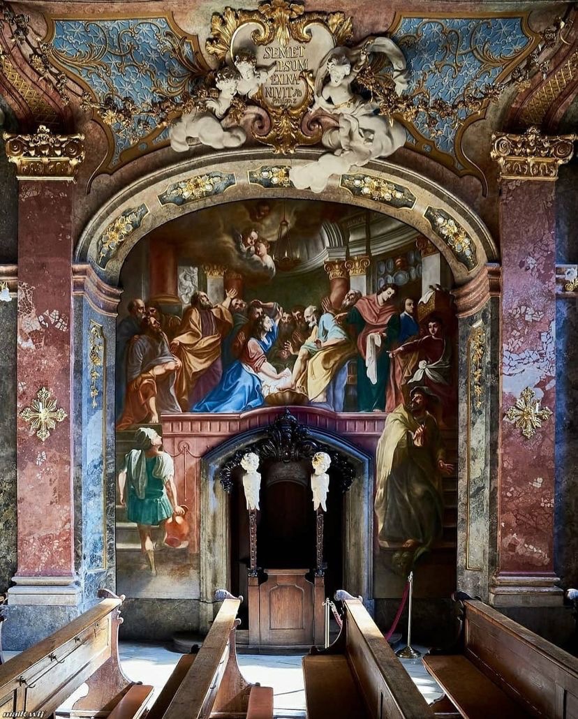 AcademiaAesthe1's tweet photo. St. Johann Nepomuk, better known as the Asam Church is a Baroque church in Munich, southern Germany, built from 1733 to 1746 by the brothers, sculptor Egid Quirin Asam, and painter Cosmas Damian Asam as their private church. https://t.co/EHPFRg35YC