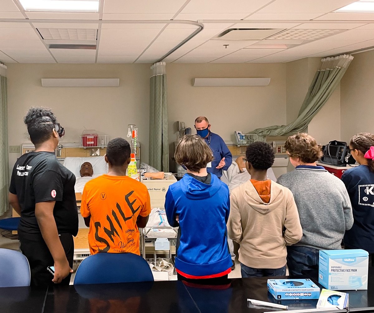 gearupvirginia's tweet photo. This week, GUV students from Lancaster County Public Schools took a field trip to @rappahannock_cc and @VisitMenokin! At RCC, students learned about programs and services offered at the college. GUV students then stepped into history and learned about the restoration of Menokin. https://t.co/cn8ZBgIrAA
